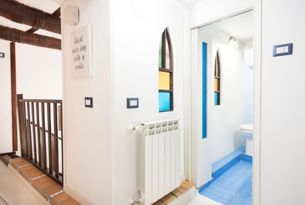 La Casetta Sui Gradoni, Nel Cuore Del Centro Neapel Exterior foto