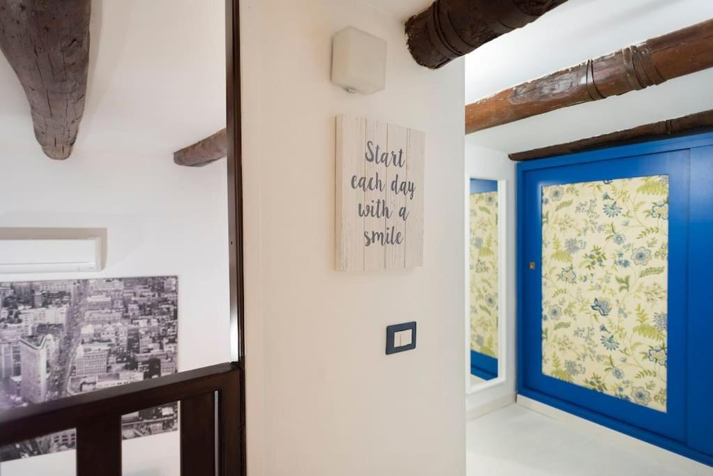 La Casetta Sui Gradoni, Nel Cuore Del Centro Neapel Exterior foto
